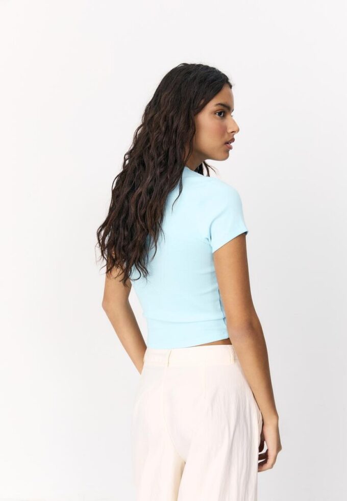 T-shirt basique coupe ajustée T-shirt basique coupe ajustée