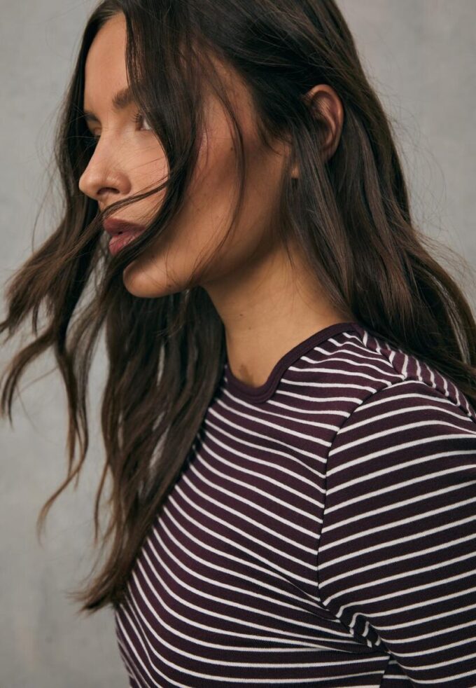 T-shirt basique à manches longues en coton rayé T-shirt basique à manches longues en coton rayé