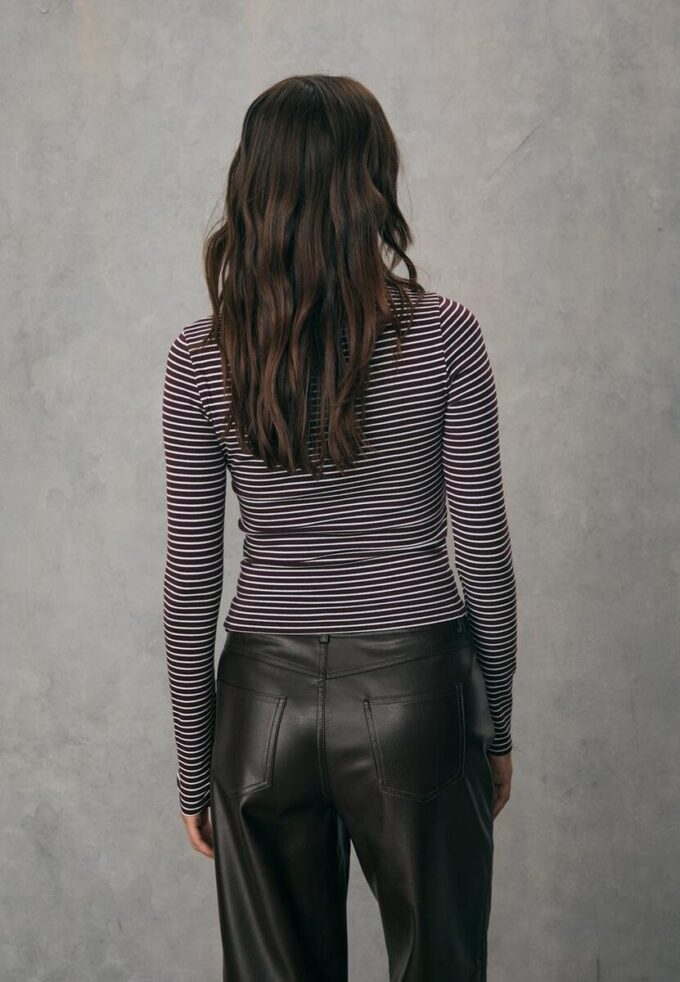 T-shirt basique à manches longues en coton rayé T-shirt basique à manches longues en coton rayé