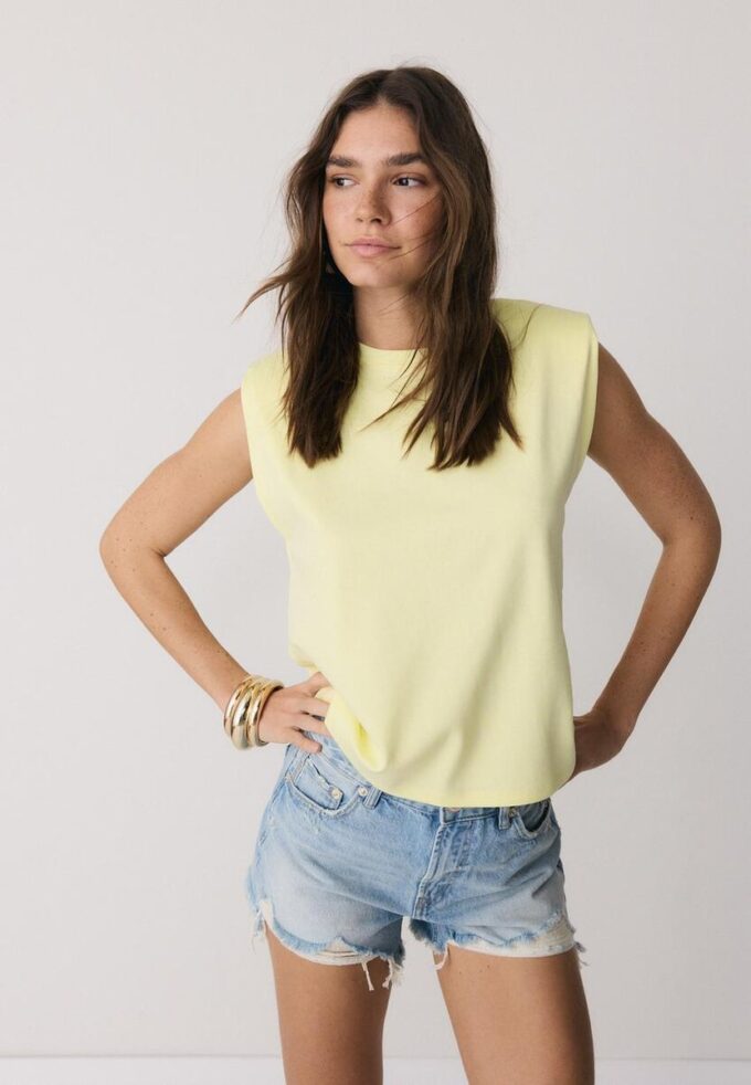 T-shirt basique à épaules rembourrées