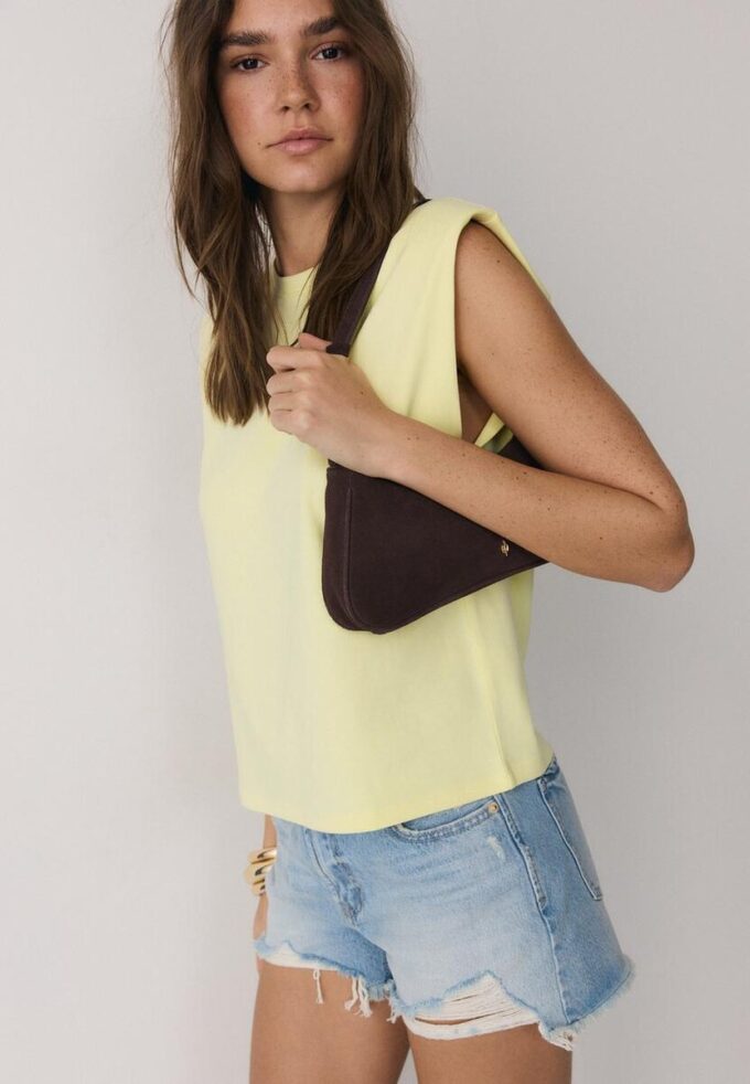 T-shirt basique à épaules rembourrées