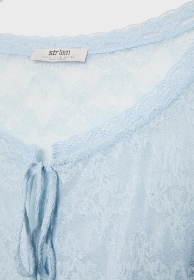 T-shirt en dentelle croisé