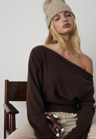 T-shirt en maille à col bateau avec ceinture