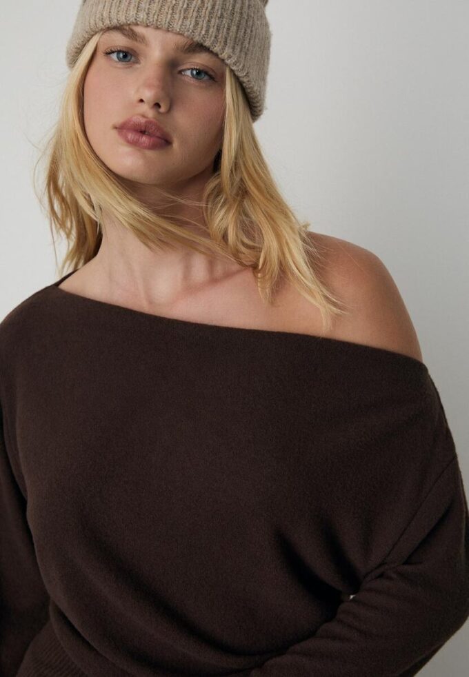 T-shirt en maille à col bateau avec ceinture