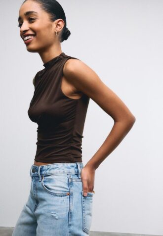 T-shirt en tulle froncé