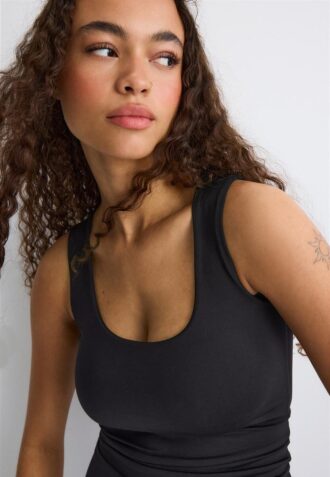 T-shirt à larges bretelles en polyamide