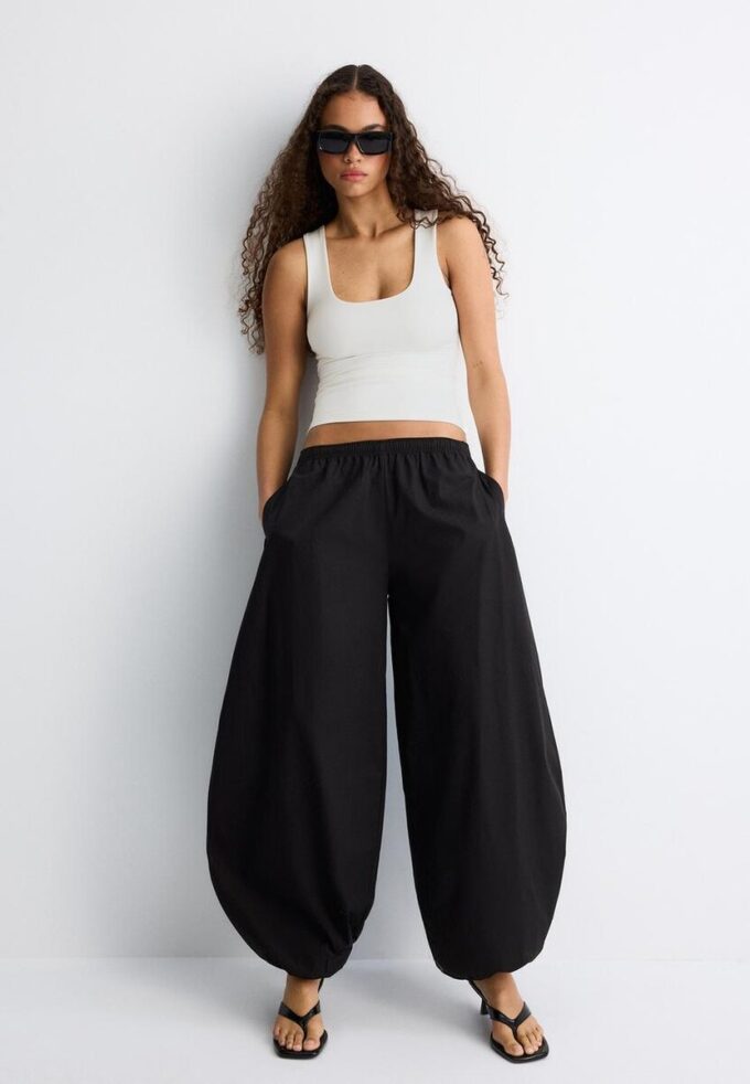 T-shirt à larges bretelles en polyamide T-shirt à larges bretelles en polyamide