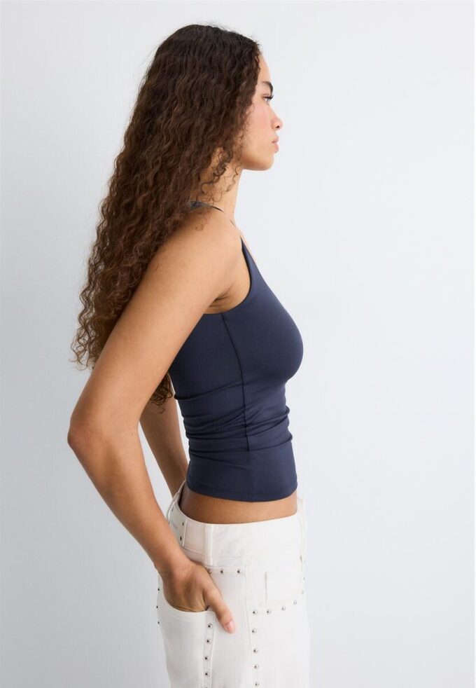 T-shirt à larges bretelles en polyamide