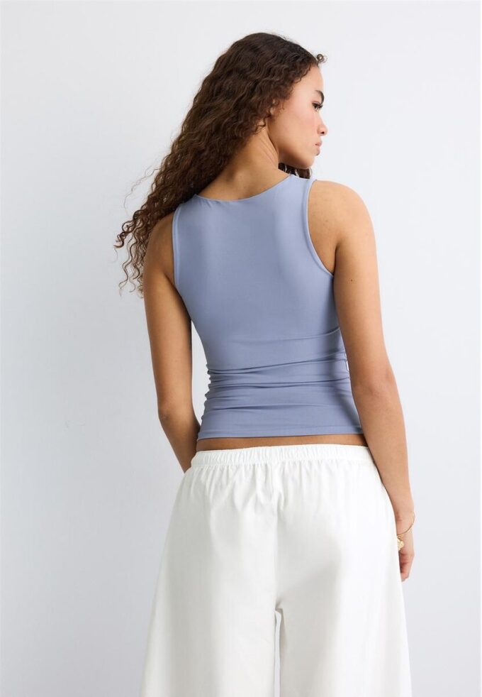 T-shirt à larges bretelles en polyamide T-shirt à larges bretelles en polyamide