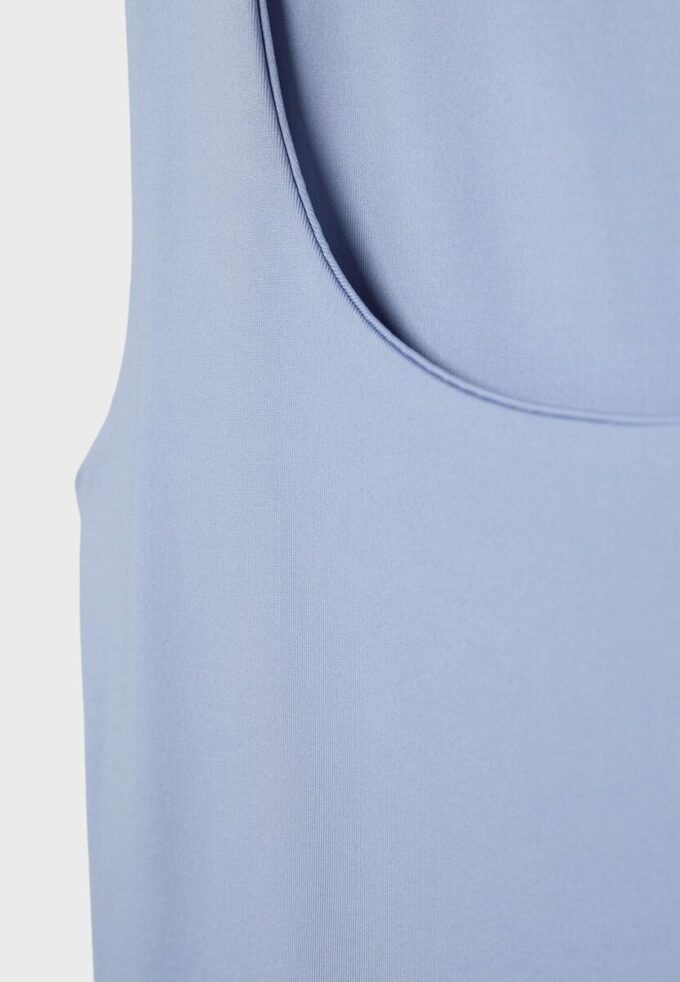 T-shirt à larges bretelles en polyamide T-shirt à larges bretelles en polyamide