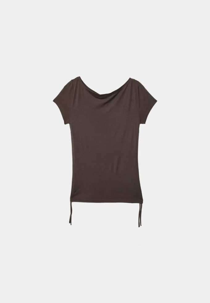 T-shirt à manches courtes avec fronces sur les côtés T-shirt à manches courtes avec fronces sur les côtés