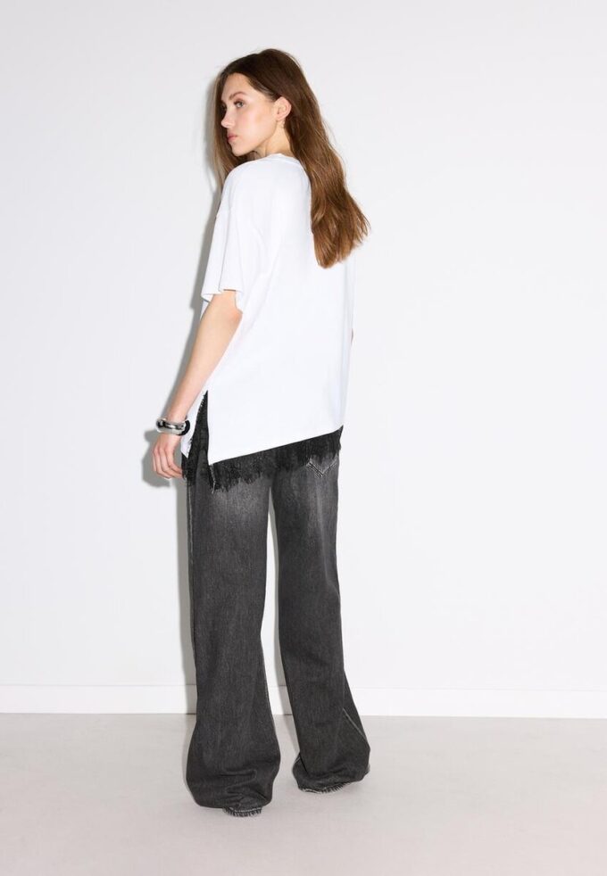 T-shirt à manches courtes avec ourlet en dentelle