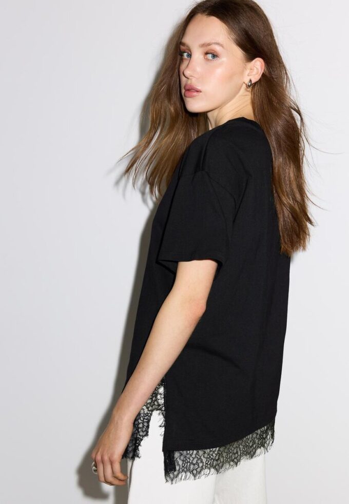 T-shirt à manches courtes avec ourlet en dentelle