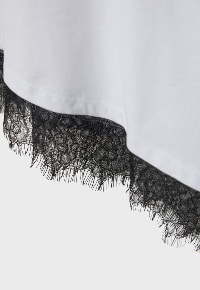 T-shirt à manches courtes avec ourlet en dentelle