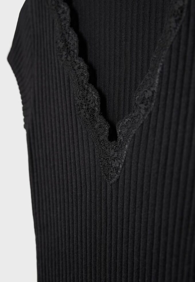 T-shirt à manches courtes en dentelle à col en V en forme de short