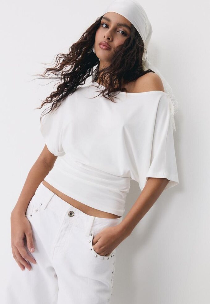 T-shirt à manches courtes et col bateau