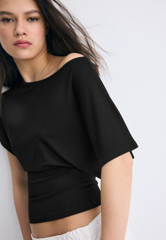 T-shirt à manches courtes et col bateau