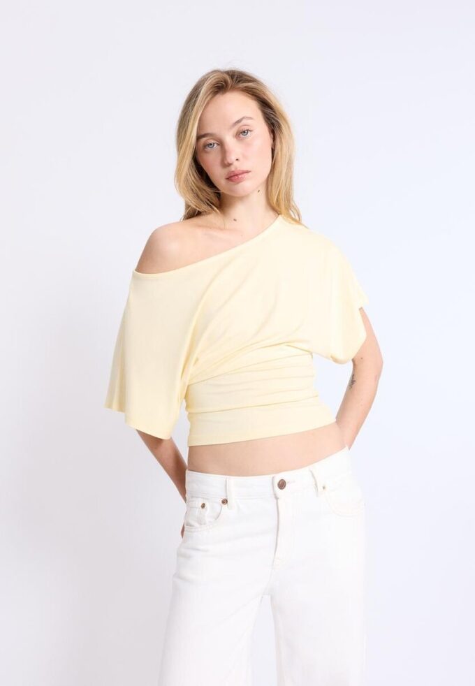 T-shirt à manches courtes et col bateau