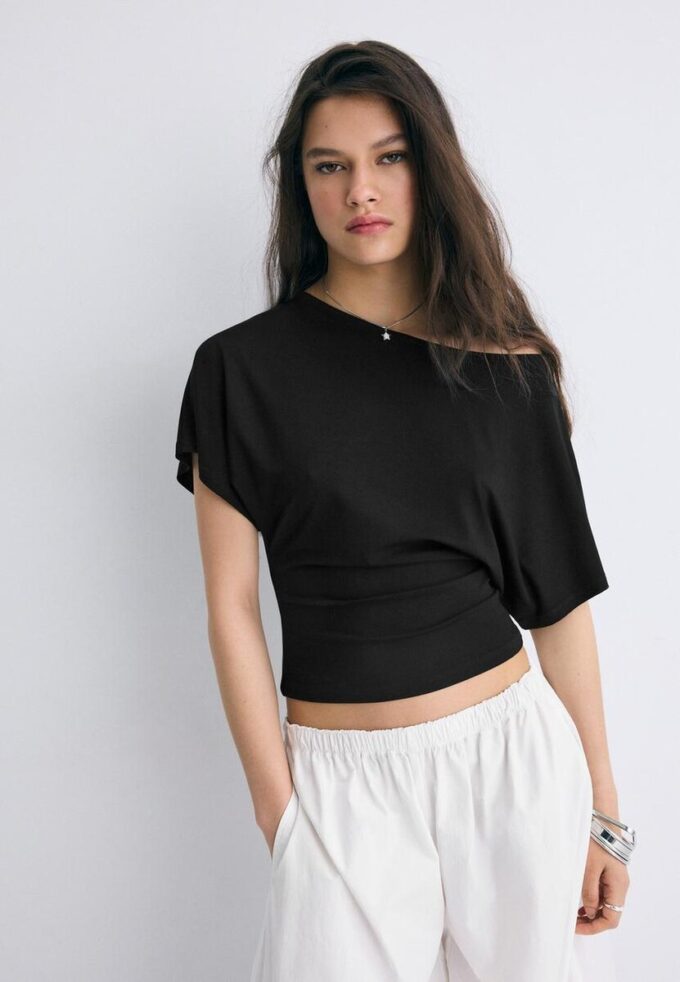 T-shirt à manches courtes et col bateau