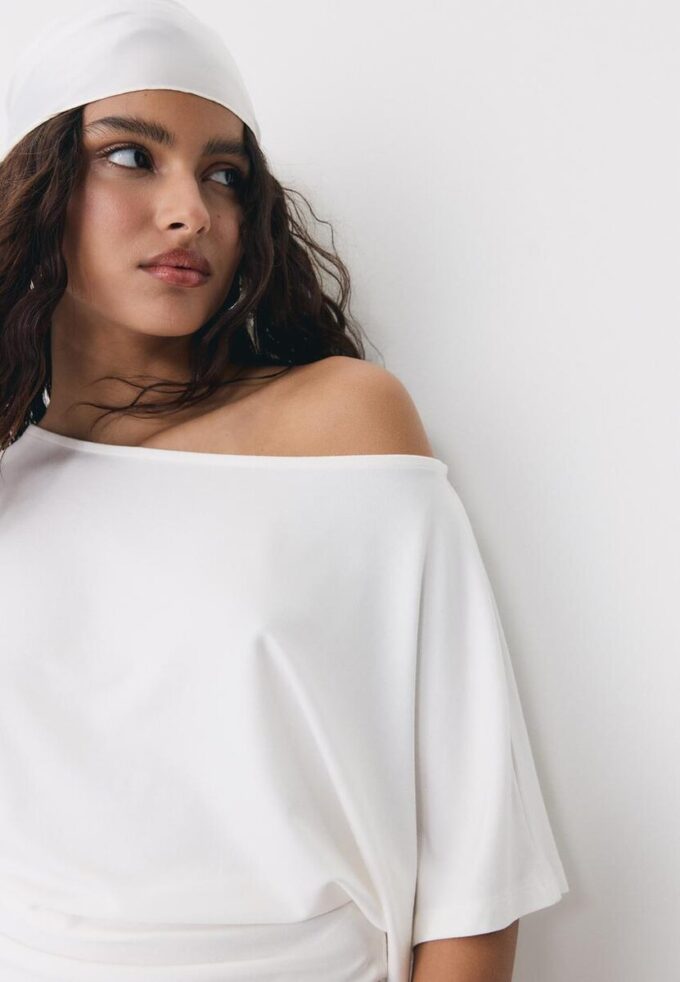 T-shirt à manches courtes et col bateau