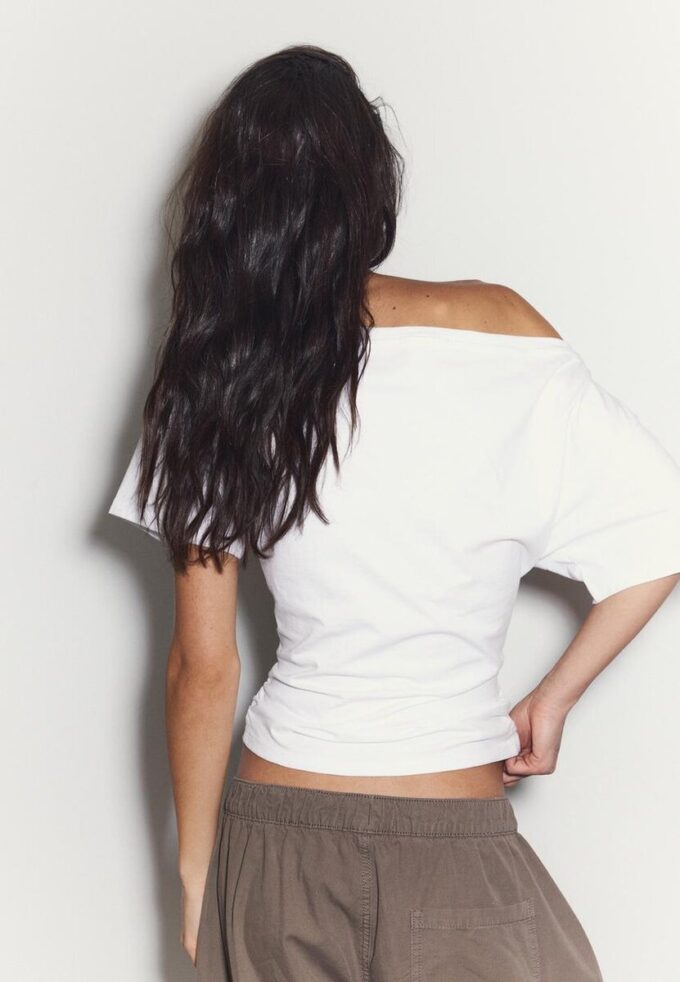 T-shirt à manches courtes et col bateau avec fronces