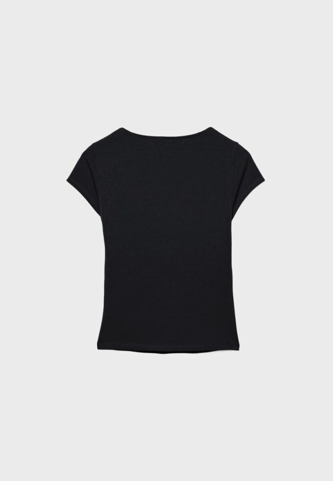 T-shirt à manches courtes et col en V