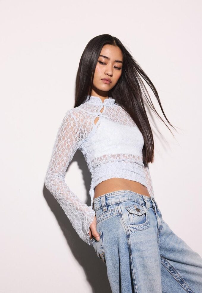 T-shirt à manches longues en dentelle