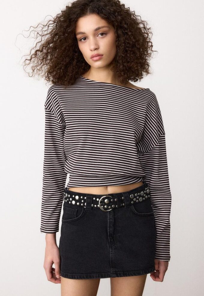 T-shirt à manches longues et col bateau avec bande rayée