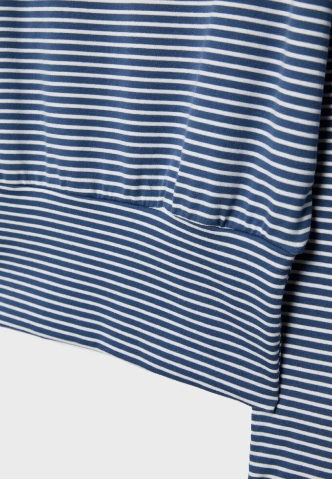 T-shirt à manches longues et col bateau avec bande rayée