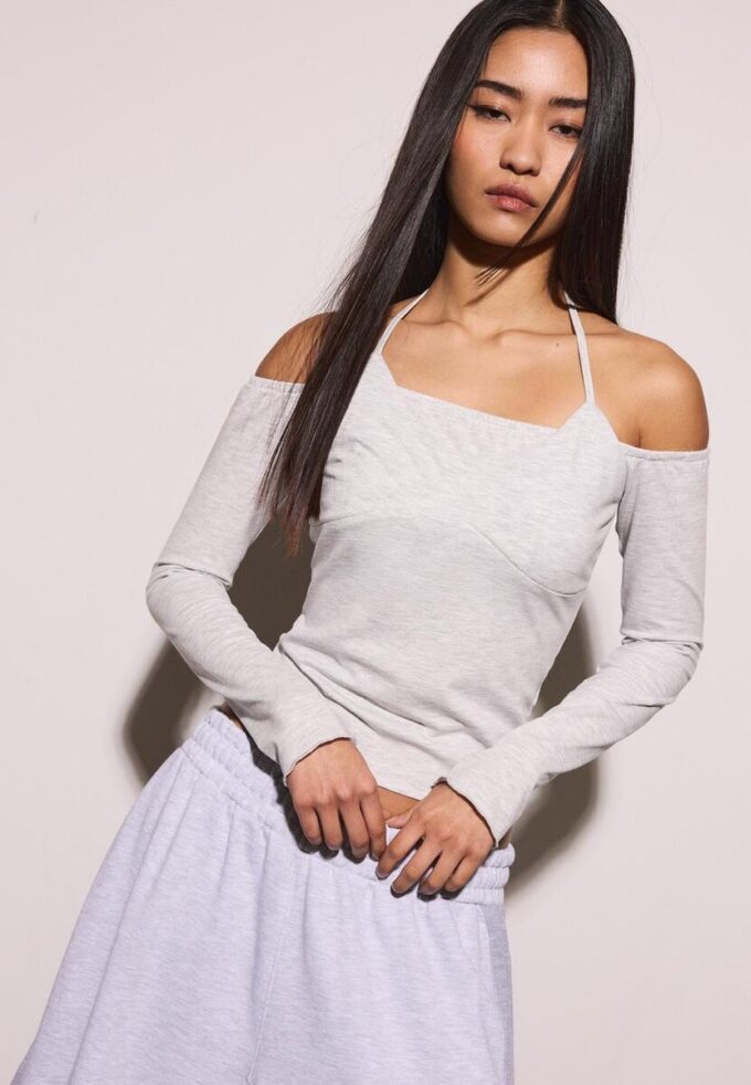 T-shirt à manches longues et col dos nu