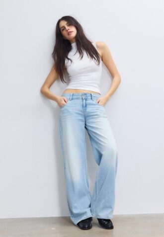 T-shirt sans manches à col cheminée T-shirt sans manches à col cheminée