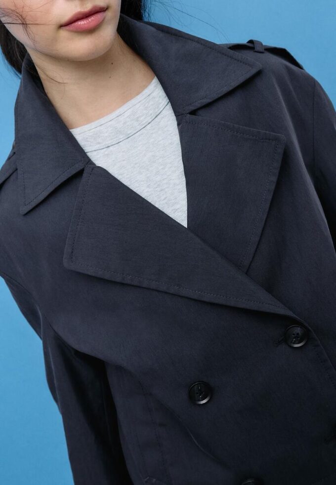 Trench-coat court à double boutonnage Trench-coat court à double boutonnage