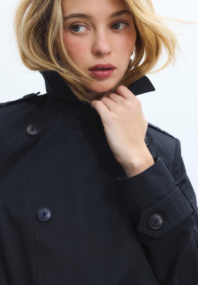 Trench court basique