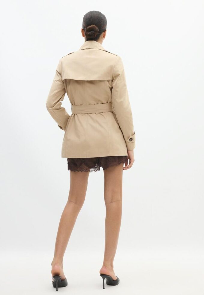 Trench court basique