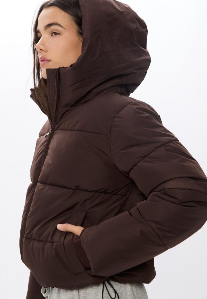 Veste basique à capuche Veste basique à capuche