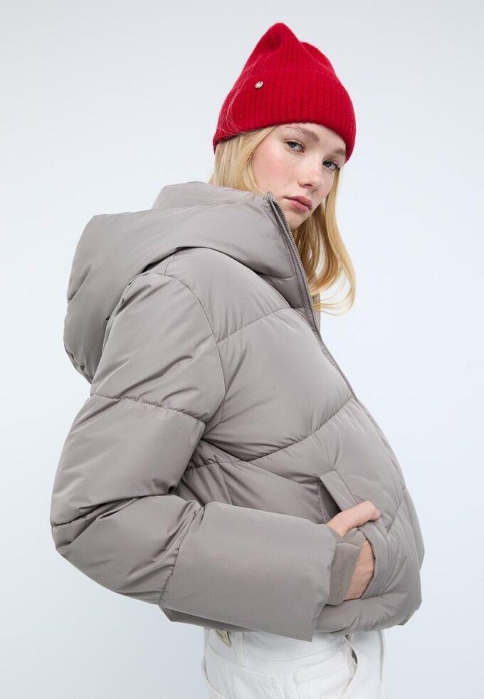 Veste basique à capuche Veste basique à capuche