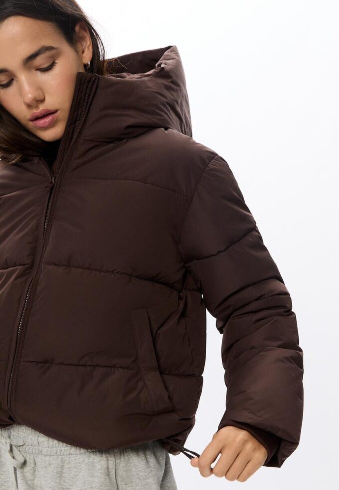 Veste basique à capuche Veste basique à capuche