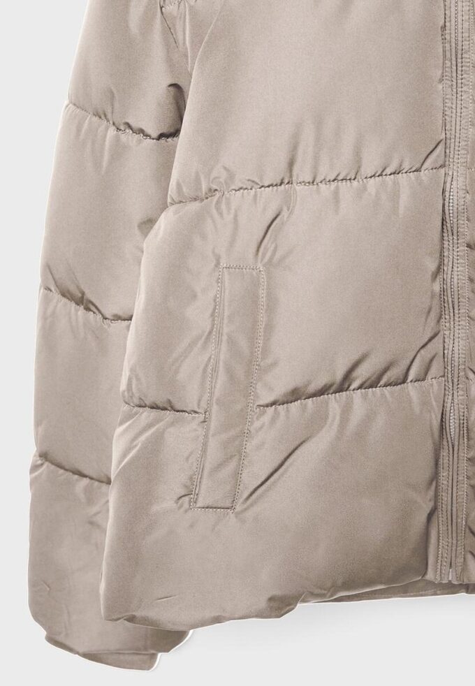 Veste basique à capuche Veste basique à capuche