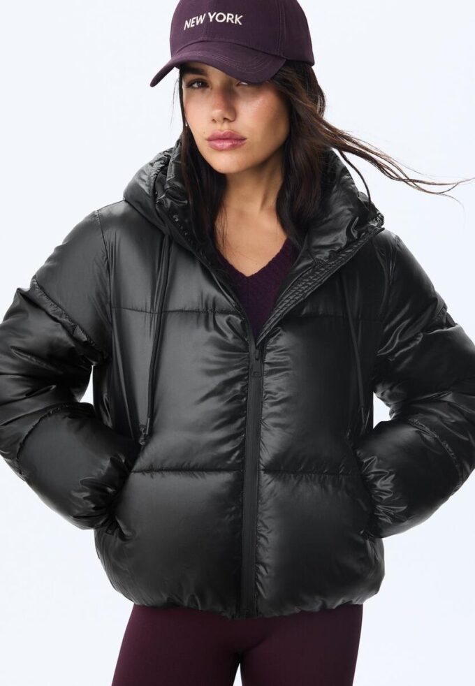 Veste à capuche métallisée