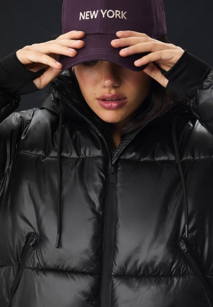 Veste à capuche métallisée