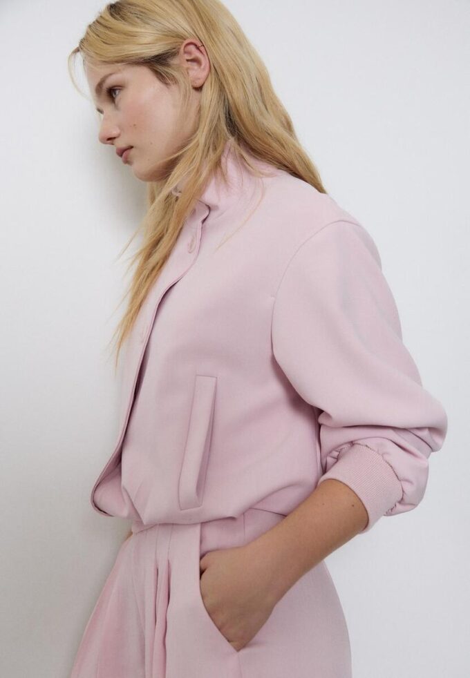 Veste à col montant bouffant