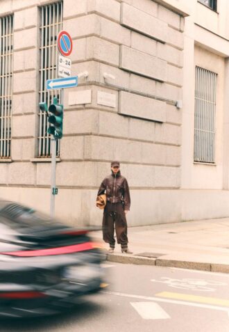 Veste en cuir avec poches et taille ajustable