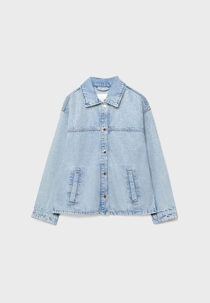 Veste en jean avec poches plaquées et strass Veste en jean avec poches plaquées et strass