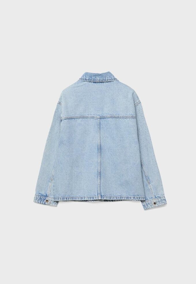 Veste en jean avec poches plaquées et strass Veste en jean avec poches plaquées et strass