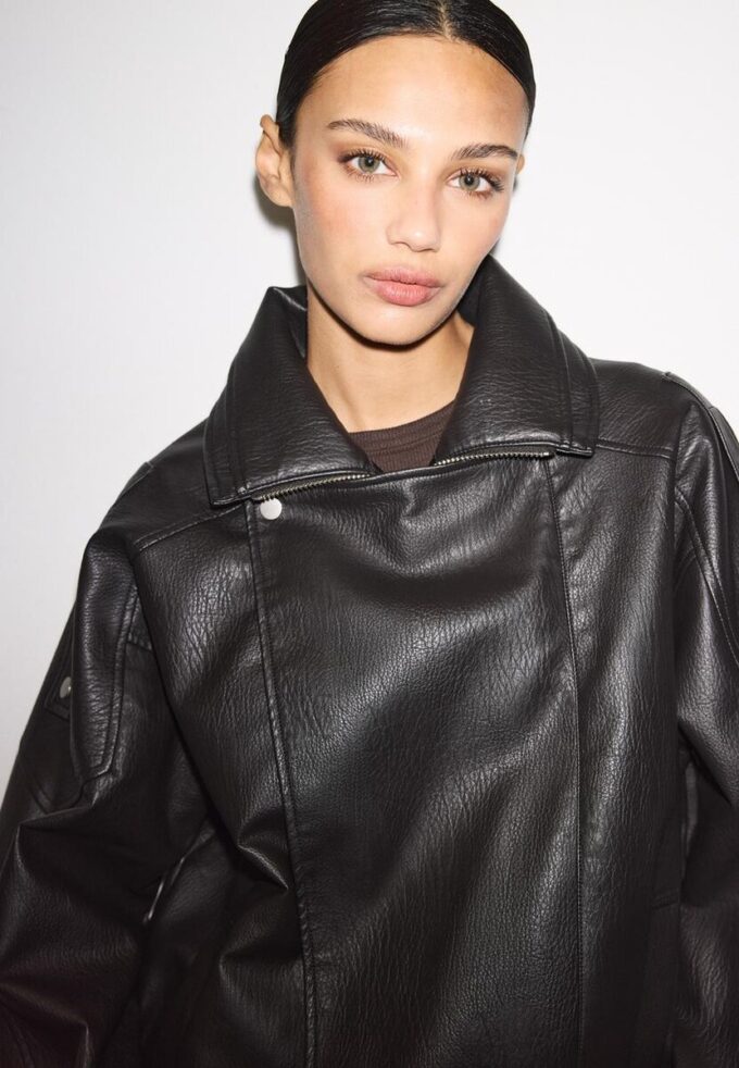 Veste oversize en simili cuir à revers Veste oversize en simili cuir à revers