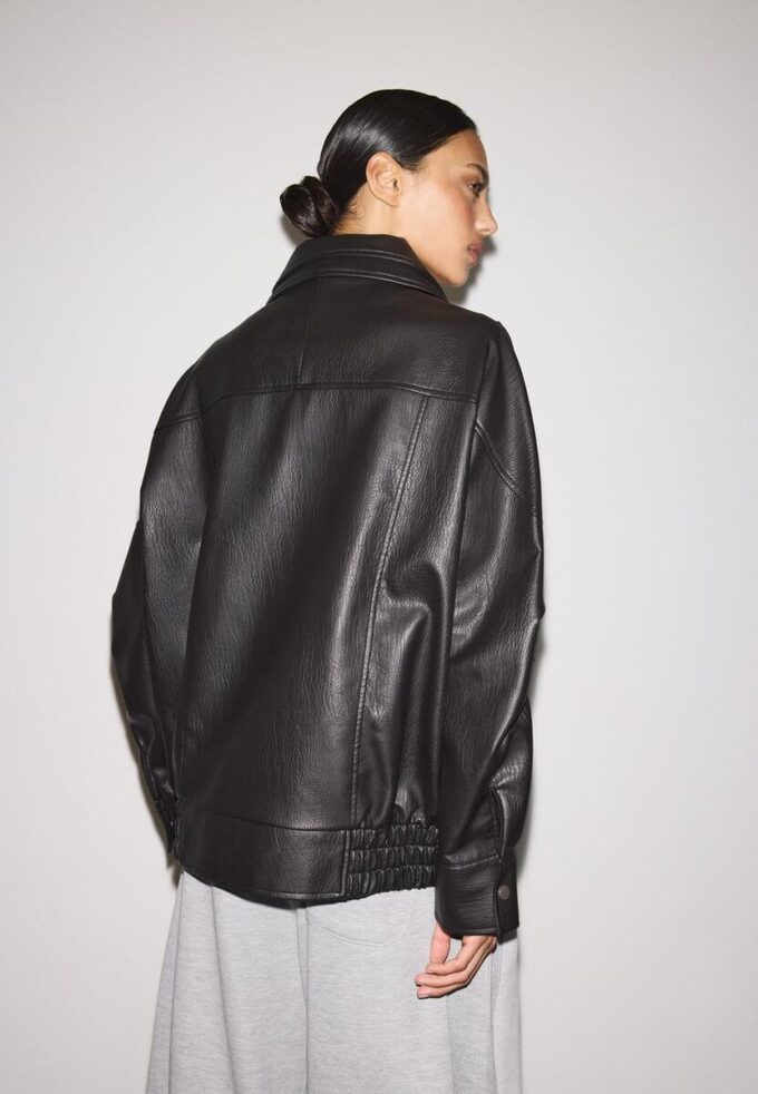 Veste oversize en simili cuir à revers Veste oversize en simili cuir à revers