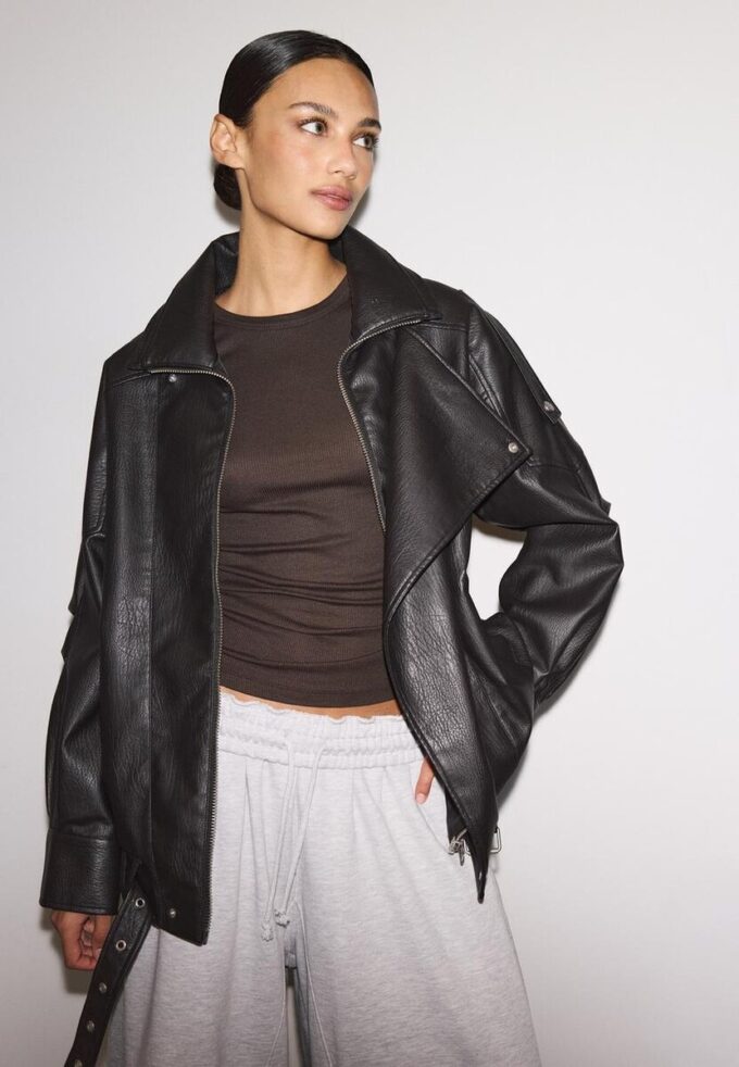 Veste oversize en simili cuir à revers Veste oversize en simili cuir à revers